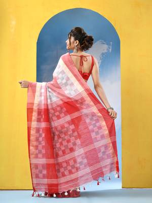 White red cotton handloom saree with running blouse piece 4