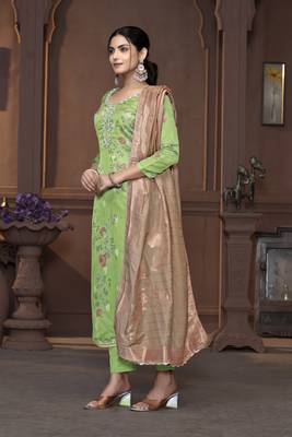Women's green heavy neck handwork organza jacquard dress material 2