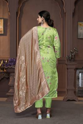 Women's green heavy neck handwork organza jacquard dress material 3