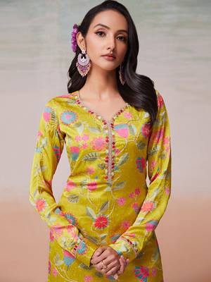 Parrot green floral printed satin kurta pant 4