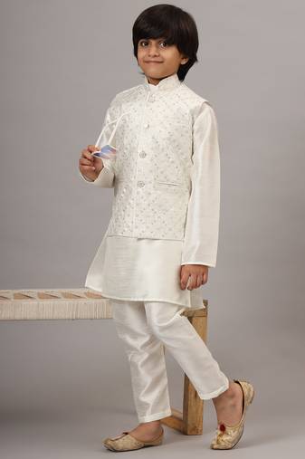 Boys off white kurta set with embroidered nehru jacket