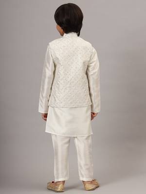 Boys off white kurta set with embroidered nehru jacket 3