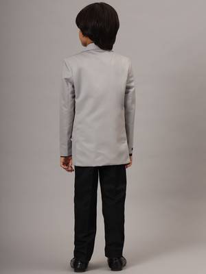 Light grey blazer with black trousers 4
