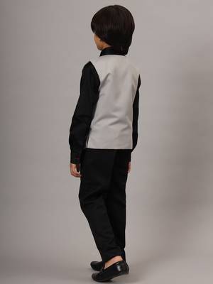 Light grey waistcoat with black shirt and black pant 3