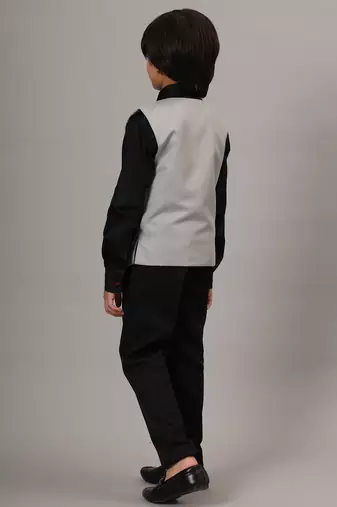 Light grey waistcoat with black shirt and black pant