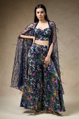Bustier with sharara and feather cape 2
