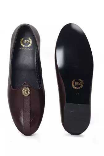 Pasha leather juttis