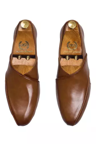 Classic peshawari slipons