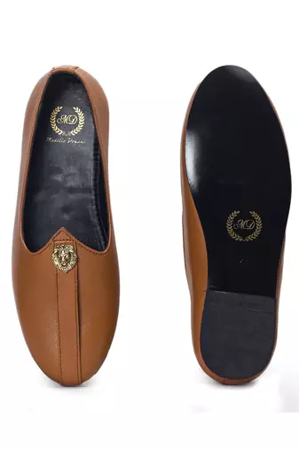 Pasha leather juttis