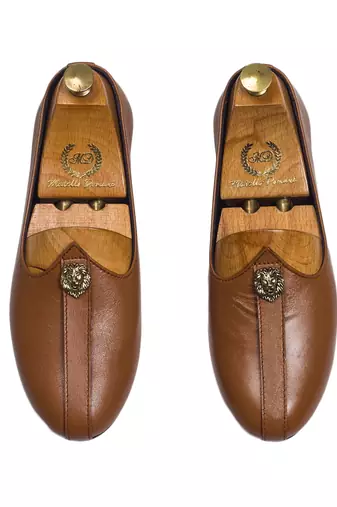 Pasha leather juttis