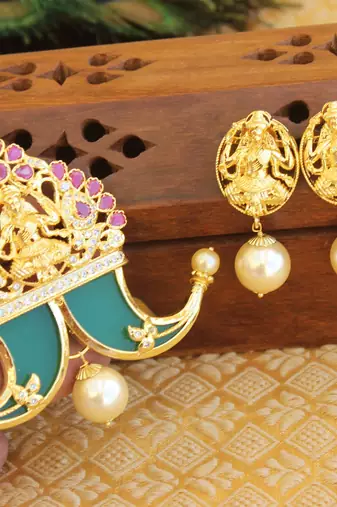 Designer gold plated cz temple pendant set