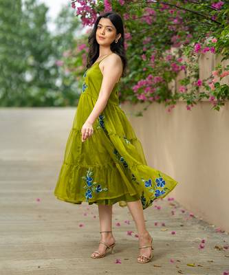 Heena handpainted dress 2