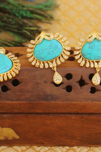 Designer gold plated cz stone pendant set