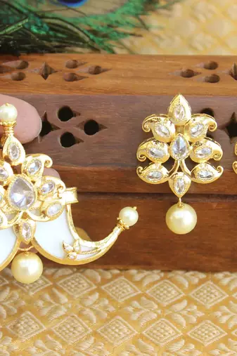 Designer gold plated cz mango pendant set