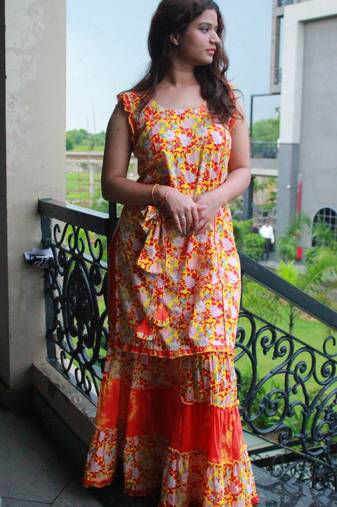 Elegant tie dye mul cotton sharara sleeveless suit from house of the handblock