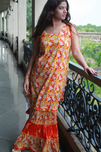 Elegant tie dye mul cotton sharara sleeveless suit from house of the handblock