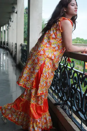 Elegant tie dye mul cotton sharara sleeveless suit from house of the handblock