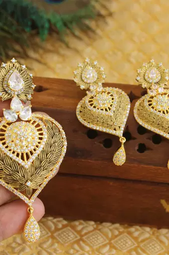 Designer matte finish cz pendant set