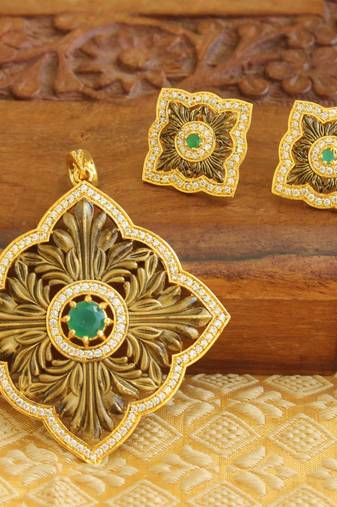 Designer matte finish cz pendant set
