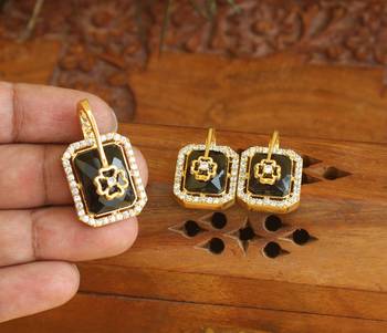 Designer gold plated cz temple pendant set 1