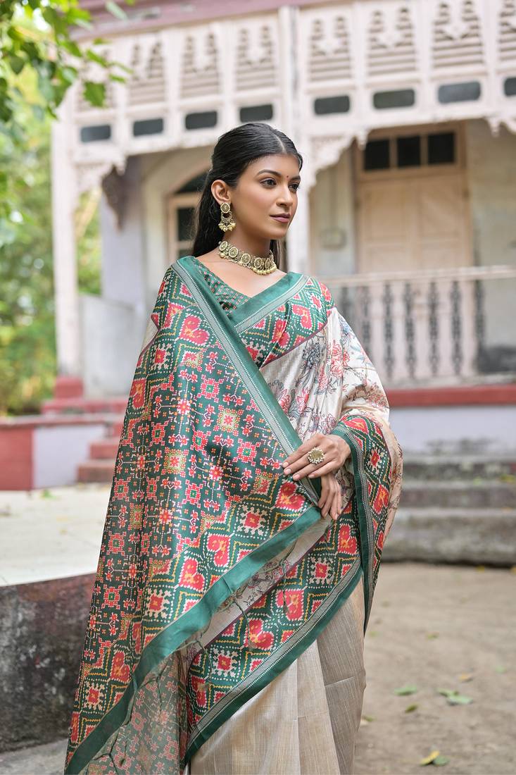 Green Tussar Silk Floral Printed Pallu And Border Saree With Blouse For Women
