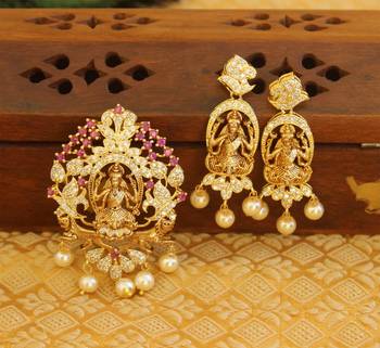 Designer gold plated cz temple pendant set 1