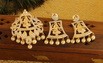 Designer gold plated cz temple pendant set 1
