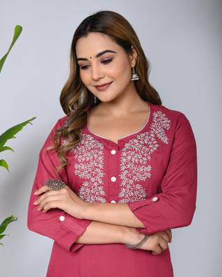 Women Maroon Rayon Embroidered Kurta With Pant 3