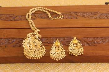 Matte finish temple pendant long chain 3