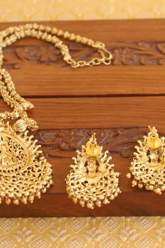 Matte finish temple pendant long chain