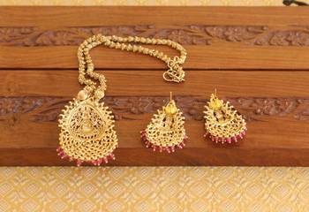 Matte finish temple pendant long chain 3