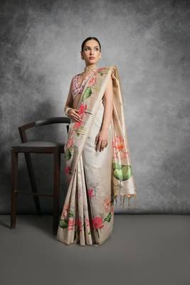 Cream Tussar Silk Lotus Printed Pallu & Designer  Border Saree With Blouse For Women 2