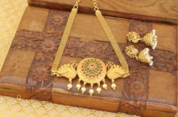 Matte finish peacock necklace set 1