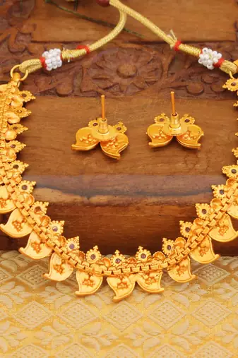 Matte finish mango temple necklace set
