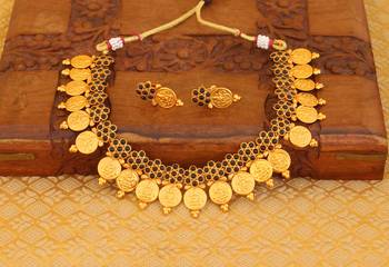 Matte finish temple coin necklace set 1