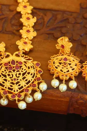 Designer matte finish peacock pendant necklace set