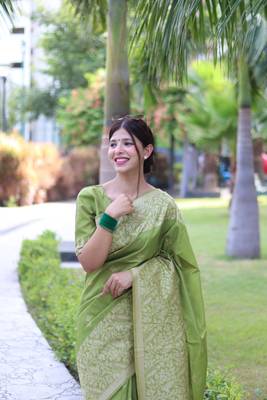 Parrot Raw Silk Designer Border & Fancy Rich Pallu With Raw Silk Blouse And Saree For Women   2
