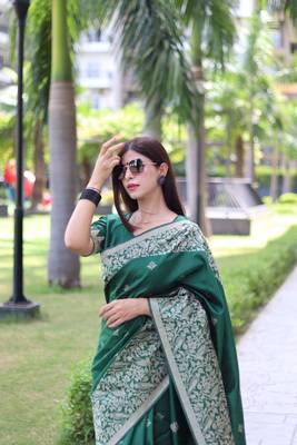 Green Raw Silk Designer Border & Fancy Rich Pallu With Raw Silk Blouse And Saree For Women   2