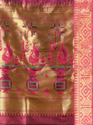 Green peacock motifs paithani silk saree with zari borders 4