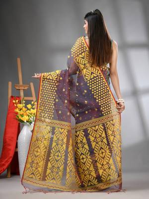 Grey dual-tone muslin soft saree with jamdani designs 3