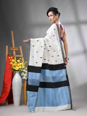 Off white cotton handwoven saree with texture designs 3