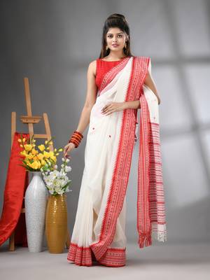 White floral buttas cotton handwoven saree with texture borders 1