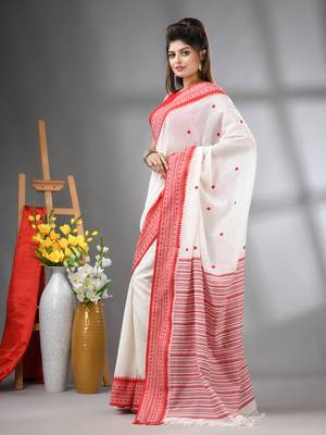 White floral buttas cotton handwoven saree with texture borders 2