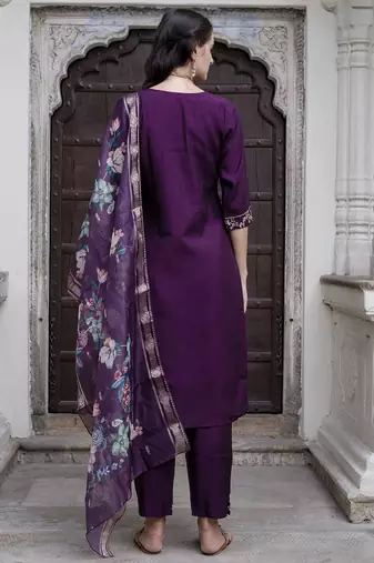 Vredevogel  women   s viscose roman silk embroidery straight kurta pant with dupatta set