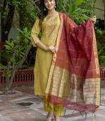 Vredevogel kurta set with dupatta | foil print kurta set for women