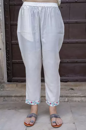 Vredevogel  women   s viscose roman silk embroidery straight kurta pant with dupatta set