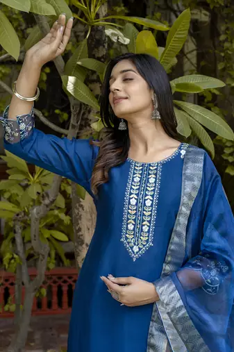 Vredevogel  women   s viscose roman silk embroidery straight kurta pant with dupatta set