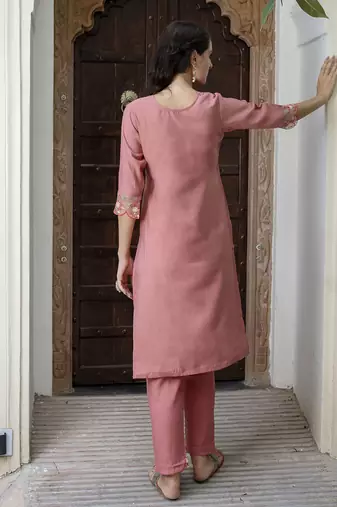 Vredevogel  women   s viscose roman silk embroidery straight kurta pant with dupatta set