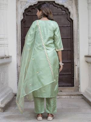 Vredevogel women's embroidered silk blend calf length straight kurta trouser with dupatta set 2