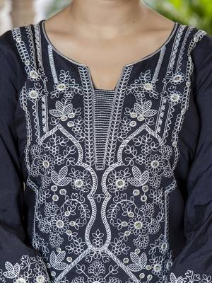 Vredevogel women's embroidered silk blend calf length straight kurta trouser with dupatta set 3